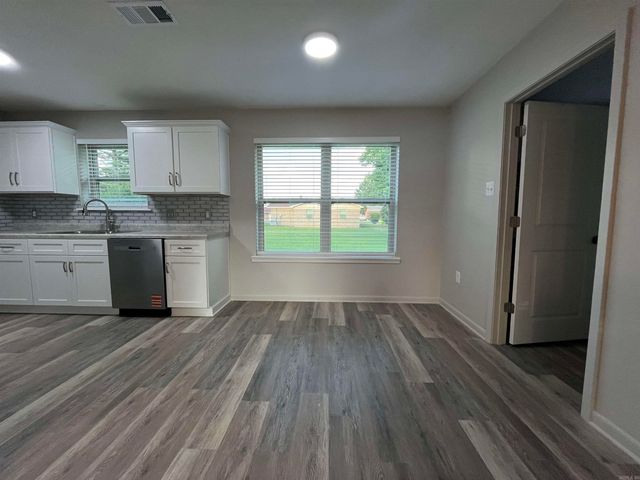 517 Pleasant Drive, Lonoke, AR 72086