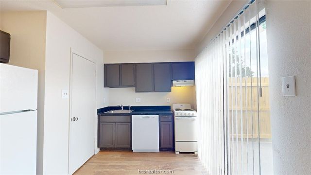 725 Peppertree Drive 13, Bryan, TX 77801
