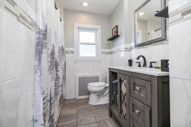 28 Harrison Avenue, Freeport, NY 11520