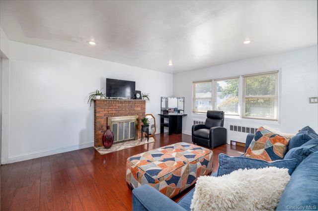28 Harrison Avenue, Freeport, NY 11520