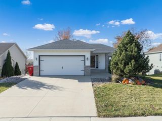 2757 Monroe Drive NW, Rochester, MN 55901