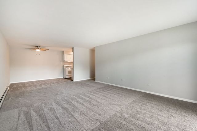 1198 Royal Glen Drive 101-E, Glen Ellyn, IL 60137