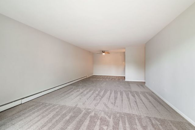 1198 Royal Glen Drive 101-E, Glen Ellyn, IL 60137