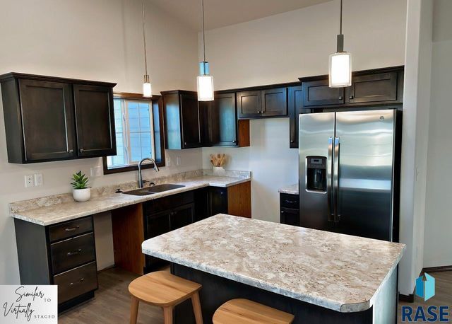 525 Brookside Pl Place, Harrisburg, SD 57032