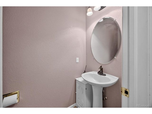 6109 S Kirk St, Aurora, CO 80016