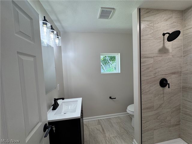120 E 32nd Street, Lorain, OH 44055