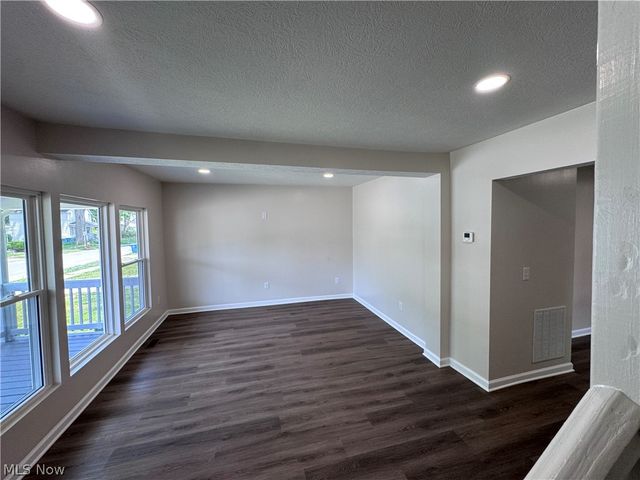 120 E 32nd Street, Lorain, OH 44055