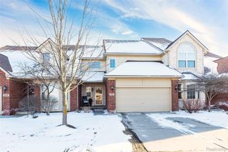 1012 Paddock Lane, South Lyon, MI 48178