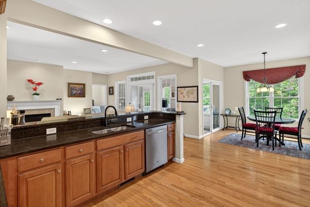 28 Cottage Cove, Plymouth, MA 02360