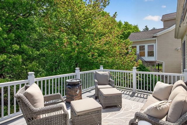 28 Cottage Cove, Plymouth, MA 02360