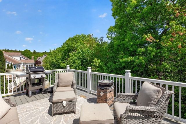 28 Cottage Cove, Plymouth, MA 02360
