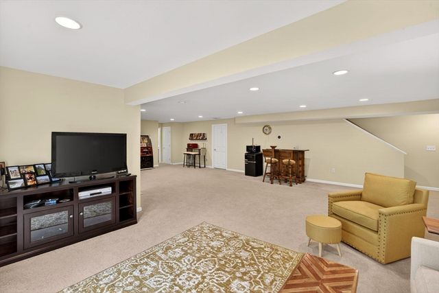 28 Cottage Cove, Plymouth, MA 02360