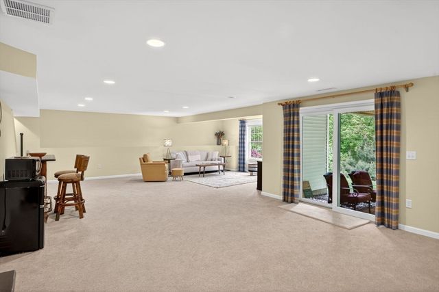 28 Cottage Cove, Plymouth, MA 02360