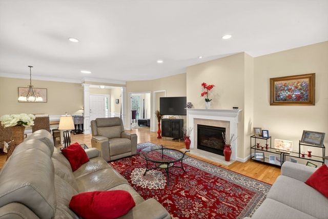 28 Cottage Cove, Plymouth, MA 02360