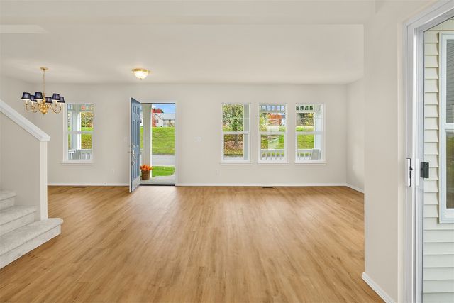 523 Redmond Place NE, Renton, WA 98056