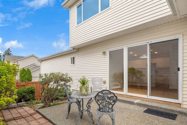 523 Redmond Place NE, Renton, WA 98056