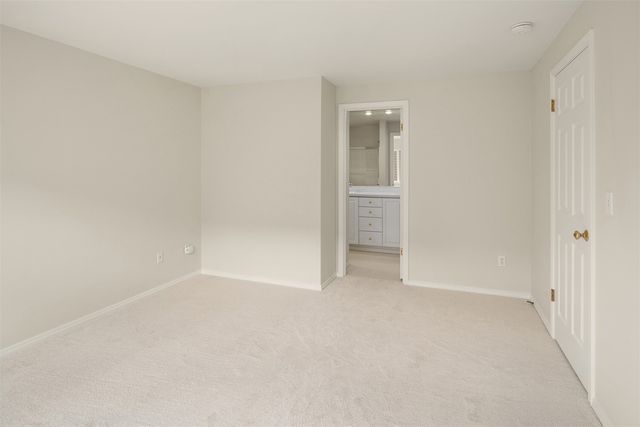 523 Redmond Place NE, Renton, WA 98056