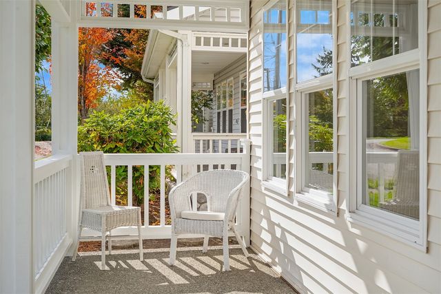 523 Redmond Place NE, Renton, WA 98056