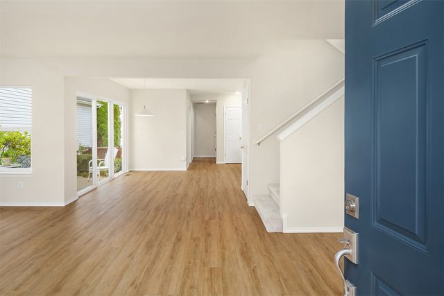 523 Redmond Place NE, Renton, WA 98056