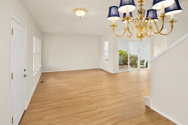 523 Redmond Place NE, Renton, WA 98056