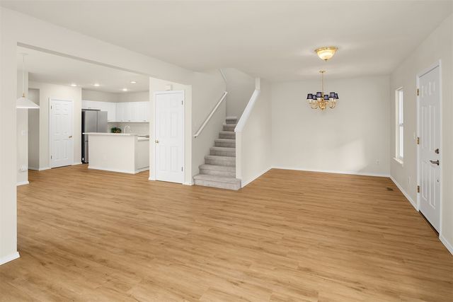 523 Redmond Place NE, Renton, WA 98056
