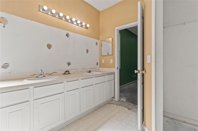 10323 GOLDENBROOK WAY, Tampa, FL 33647