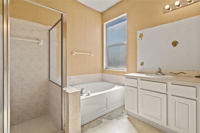 10323 GOLDENBROOK WAY, Tampa, FL 33647