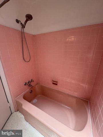 587 WANAMAKER RD, Jenkintown, PA 19046