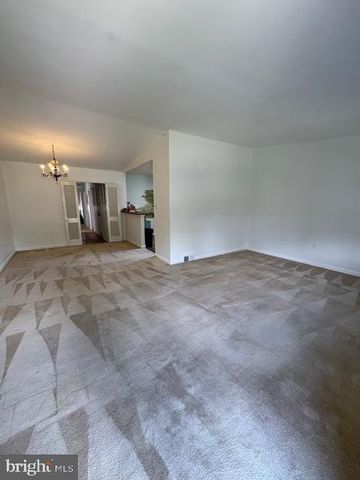 587 WANAMAKER RD, Jenkintown, PA 19046