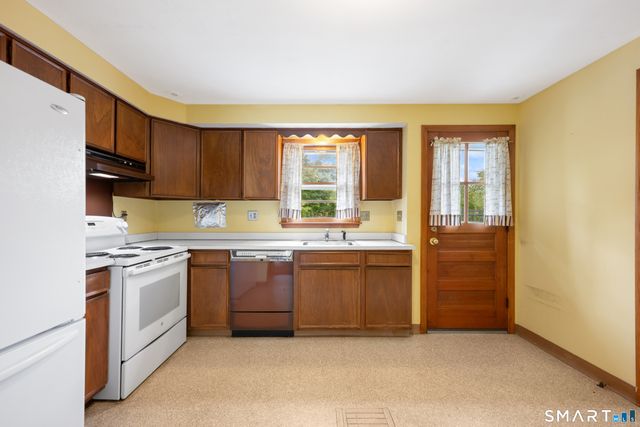 203 Fairlane Drive, Wethersfield, CT 06109