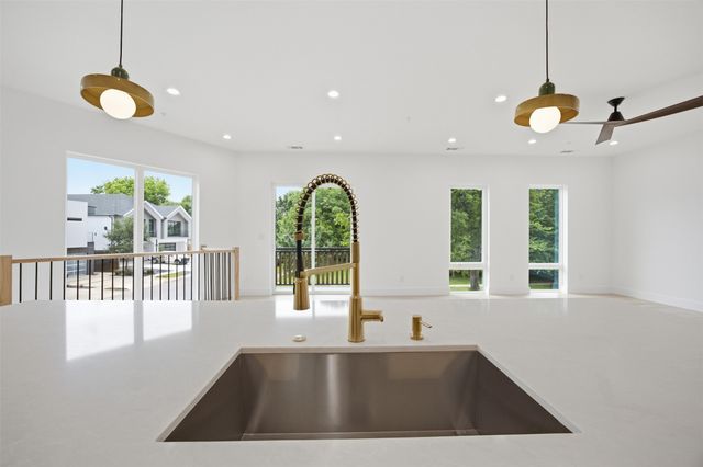 4605 Belmont Avenue 101, Dallas, TX 75204