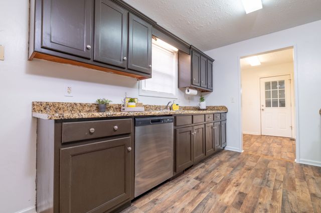 117 Carter Blake Rd, Tullahoma, TN 37388