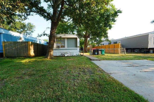 9810 Cedar Branch Drive, Baytown, TX 77521