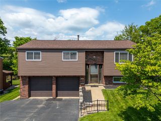 1410 Schauffler Dr, West Homestead, PA 15120