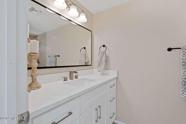 5000 E Grant Rd Unit 203, Tucson, AZ 85712