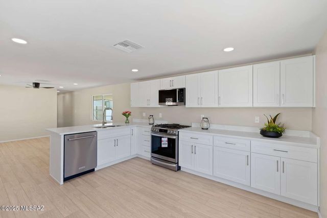 5000 E Grant Rd Unit 203, Tucson, AZ 85712