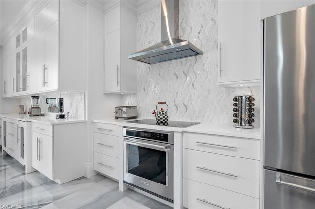 8967 Lely Island CIR, Naples, FL 34113