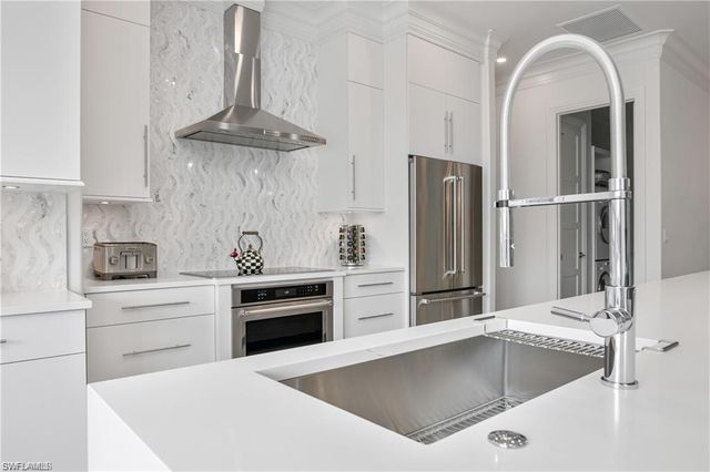 8967 Lely Island CIR, Naples, FL 34113
