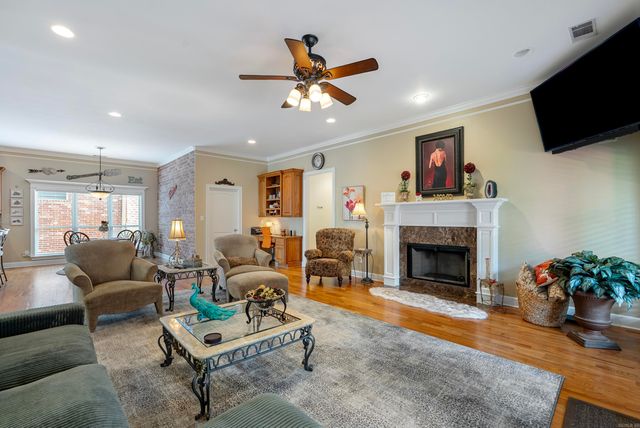 60 Wellington Colony Drive, Little Rock, AR 72211