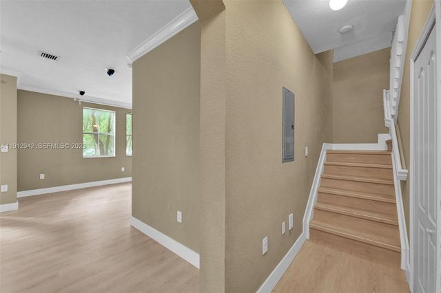 100 Jacaranda Country Club Dr 203, Plantation, FL 33324