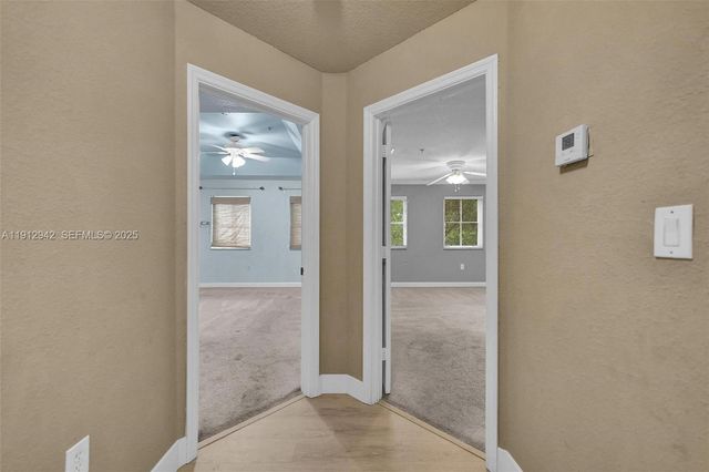 100 Jacaranda Country Club Dr 203, Plantation, FL 33324