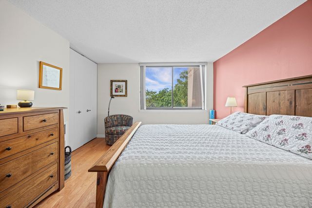 1110 Grove Street 4j, Downers Grove, IL 60515