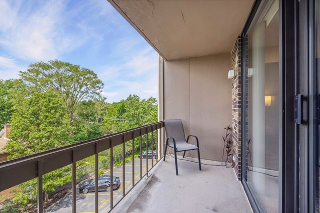 1110 Grove Street 4j, Downers Grove, IL 60515