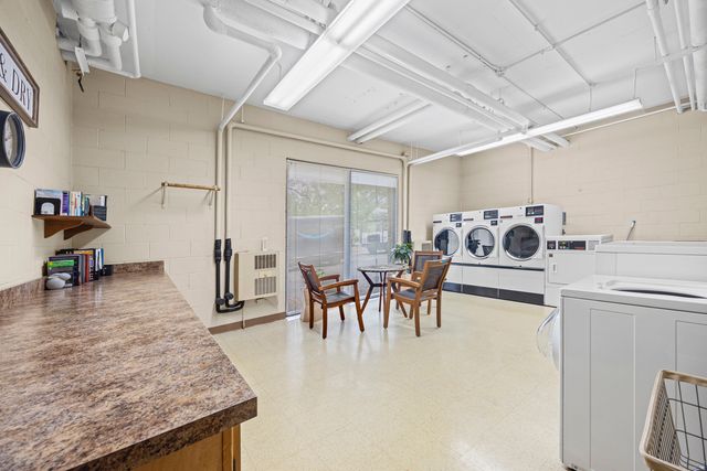 1110 Grove Street 4j, Downers Grove, IL 60515