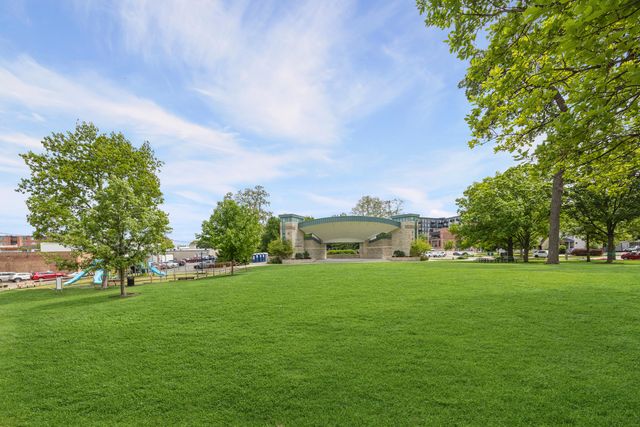 1110 Grove Street 4j, Downers Grove, IL 60515