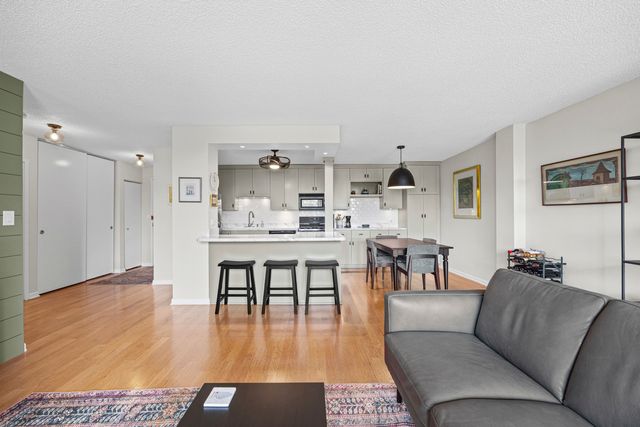 1110 Grove Street 4j, Downers Grove, IL 60515