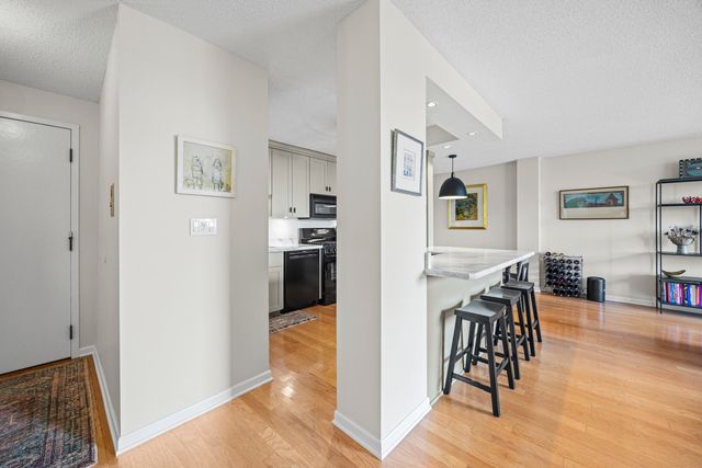 1110 Grove Street 4j, Downers Grove, IL 60515