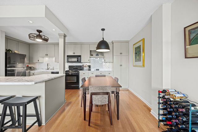 1110 Grove Street 4j, Downers Grove, IL 60515