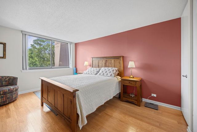 1110 Grove Street 4j, Downers Grove, IL 60515