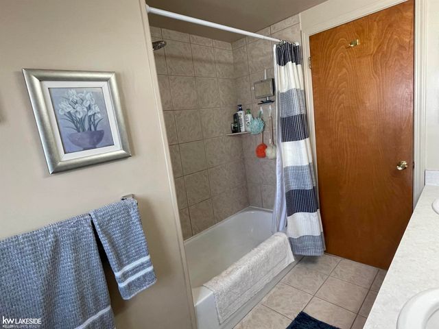 39308 Farmhill Drive, Sterling Heights, MI 48313